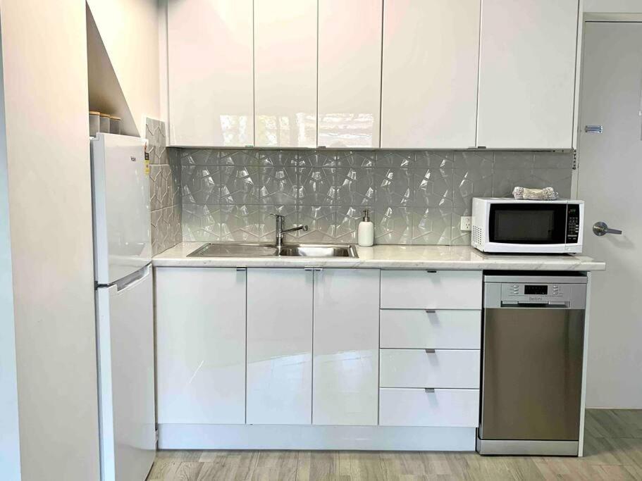 Stylish Unit, 4* Resort, Close To Noosa River